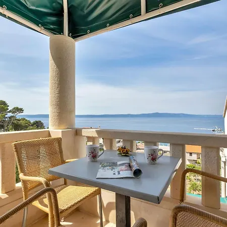 Margitta Mit Pool, Tennisplatz Und Meerblick Apartamento *