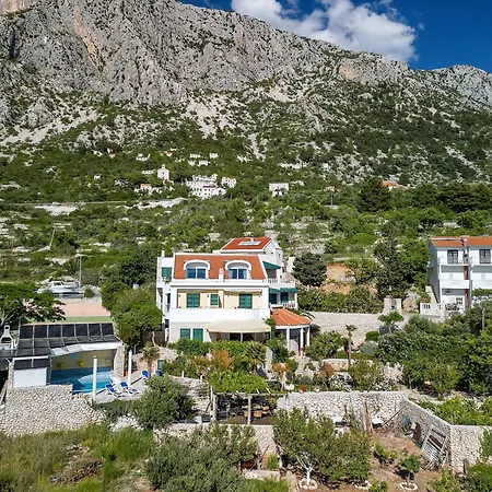 Margitta Mit Pool, Tennisplatz Und Meerblick Apartamento Drasnice